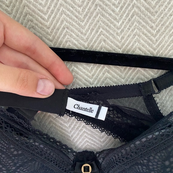 Chantelle Festivité Lace Plunge Bra - Picture 6 of 8